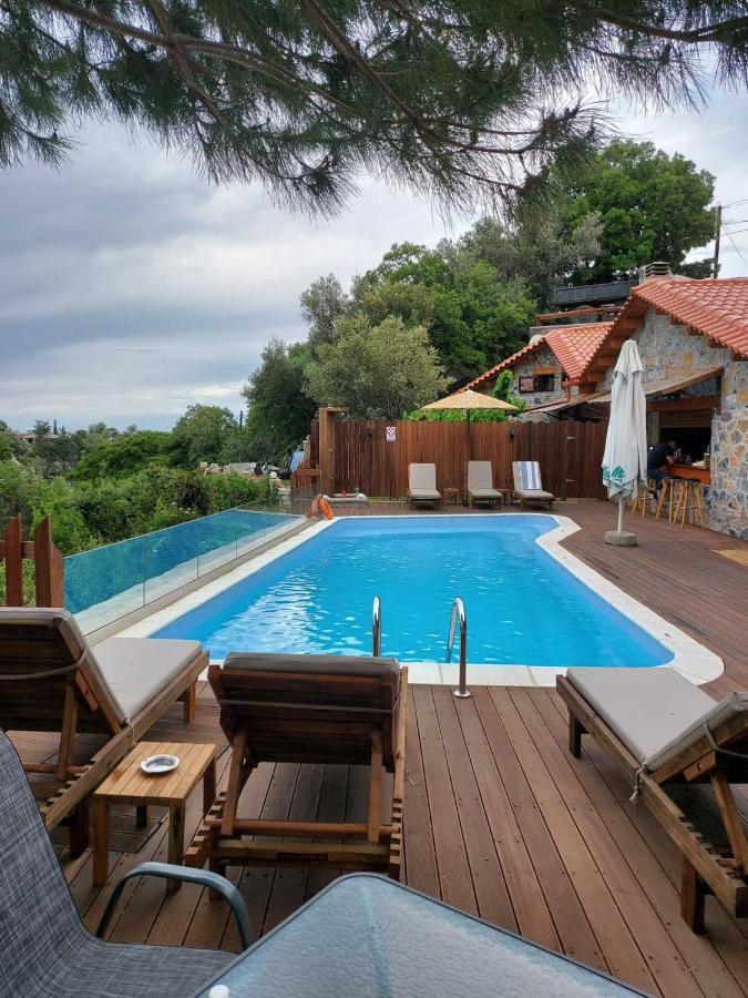 Lithoktisto * Limnionas (Central Greece)