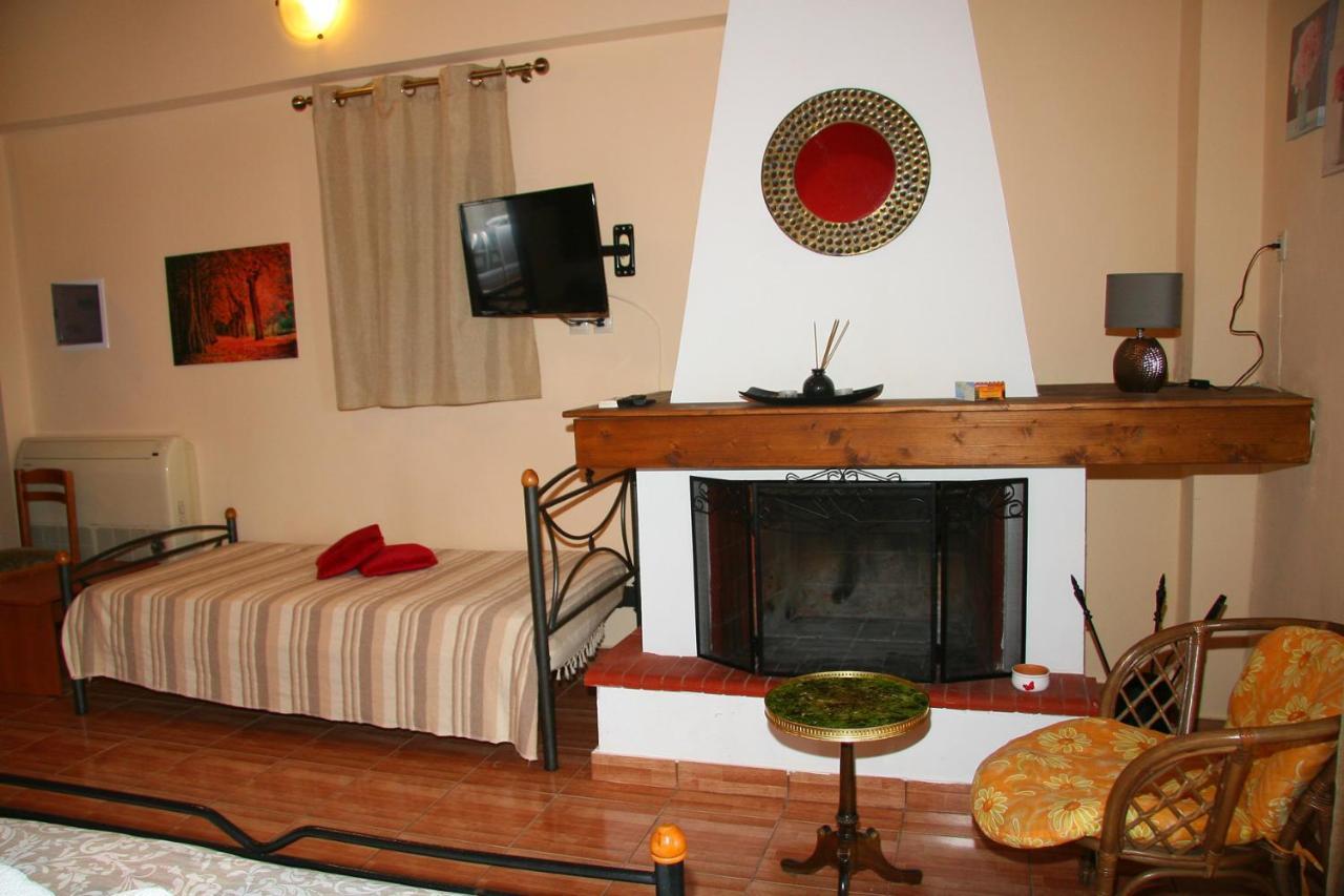 Lithoktisto * Limnionas (Central Greece)